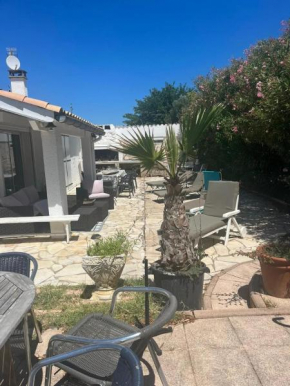 Maison charmante à Marseillan avec grand jardin et terrasse